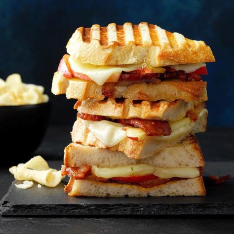 Prosciutto Sandwiches, Apple Panini, Panini Press Recipes, Prosciutto Sandwich, Roast Pork Sandwich, Panini Recipe, Balsamic Steak, Panini Maker, Panini Recipes