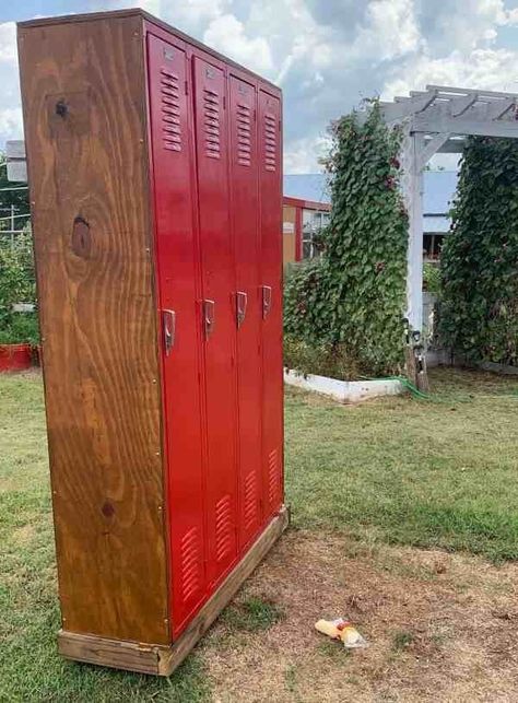 Old Lockers, Garage To Living Space, Vintage Lockers, Hangout Room, Metal Storage Cabinets, Metal Lockers, Garage Interior, Sports Room, Wood Pallet Projects