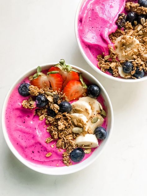 Dragon Fruit Smoothie Bowl Recipe, Healthy Midnight Snacks, Dragon Fruit Bowl, Fruit Smoothie Bowl, Perfect Smoothie Bowl, Dragonfruit Recipes, Dragon Fruit Smoothie Bowl, Dragon Fruit Smoothie, Different Fruits And Vegetables