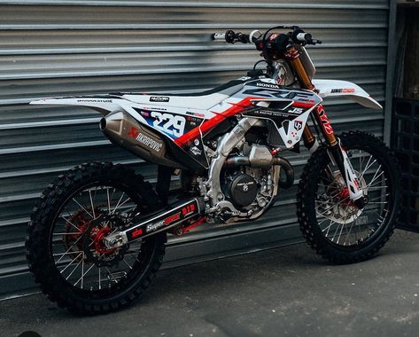 Dirt Bike Enduro, Motocross Couple, Cross Bike Motocross, Custom Dirt Bike, Adventure Bike Motorcycles, 125cc Dirt Bike, Dirt Bike 125cc, Desert Racing Dirt Bikes, Cool Dirt Bikes