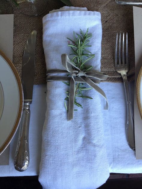 Greige Design, Dinner Host, Christmas Tablescape, Thanksgiving Tablescapes, Beautiful Table Settings, Farm To Table, Pretty Tables, Transitional House, French Grey