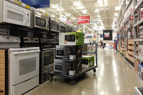 When Is the Best Time to Buy Appliances? Appliance Logo, Frugal Kitchen, Major Kitchen Appliances, Store Kitchen Appliances, Samsung Home, Smeg Appliances, Best Time To Buy, Kitchen Appliance Storage, Home Appliance Store