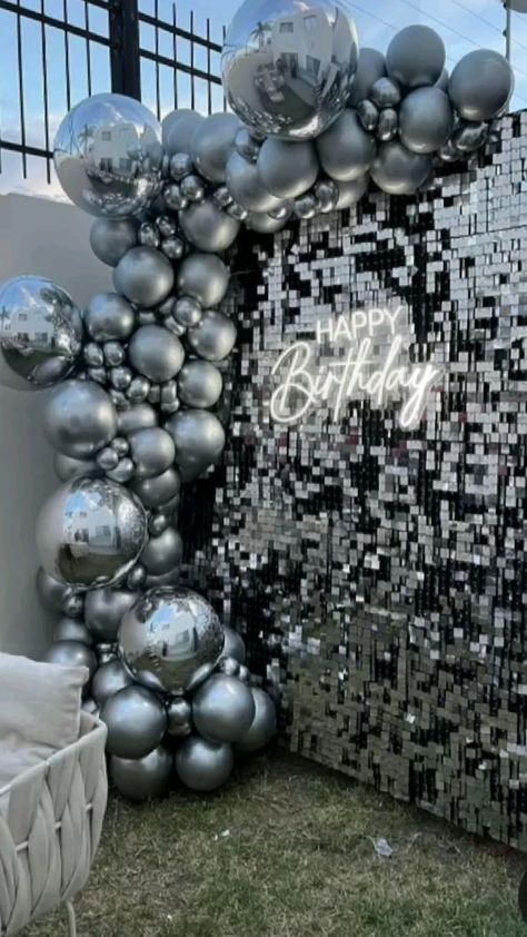 18th Balloons Decoration, Disco Backdrop Decoration, Disco Ball Backdrop Photo Booths, Silver 21st Birthday Decorations, Disco Ball Prom Theme, Black And Silver Disco Party, Elegant Balloon Backdrop, Metallic Theme Party, Backyard Disco Party