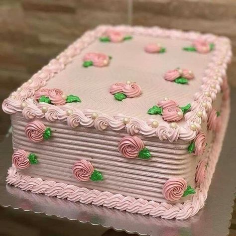 Pastel Rectangular, Rodjendanske Torte, Sheet Cake Designs, Rectangle Cake, Birthday Sheet Cakes, Birthday Cake With Flowers, Magic Cake, Cake Decorating Designs, Pretty Birthday Cakes