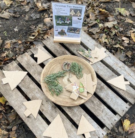 Tree Weaving, Mothers Day Crafts Preschool, Christmas Tree Forest, Forest School Activities, Fine Motor Activities For Kids, Nursery Activities, Nature School, Christmas Forest, Forest School