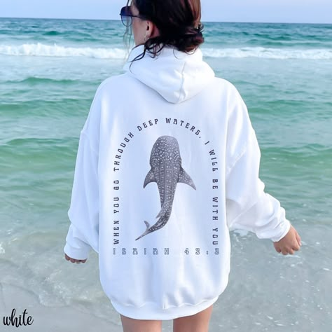 Cute Hoodie Designs, Beachy Hoodies, Beachy Sweatshirt, Summer Hoodies, Whale Sharks, Shark Hoodie, Beachy Outfits, Sweatshirt Details, Trendy Outfits For Teens