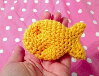 Free Crochet Pattern: Slushee Cup Drawstring Bag | Twinkie Chan's Blog | Bloglovin Slushee Cup, Crochet Goldfish, Twinkie Chan, Goldfish Crackers, Renegade Craft Fair, Pet Fish, Crochet Books, Favorite Snack, Craft Fair