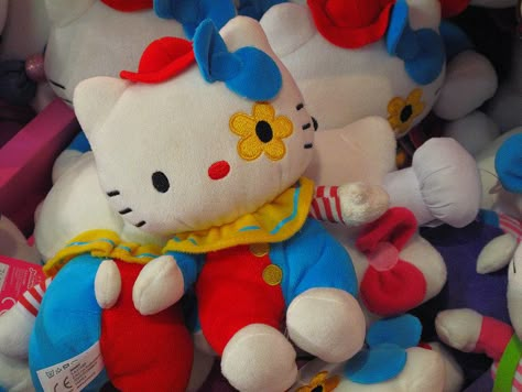 Kitty Clown, Hamleys Toy Shop, London Clown Stuffed Toy, Clown Room Aesthetic, Clowncore Header, Toy Shop Aesthetic, Clowncore Decor, Sanrio Clown, Cute Clown Aesthetic, Clown Theme Party, Kidcore Plushies