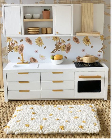 Floral Backsplash, Peninsula Kitchen, Dollhouse Modern, Interior Design Wallpaper, Doll House Kitchen, Wallpaper Interior Design, Doll House Plans, Mini Doll House, Wallpaper Interior