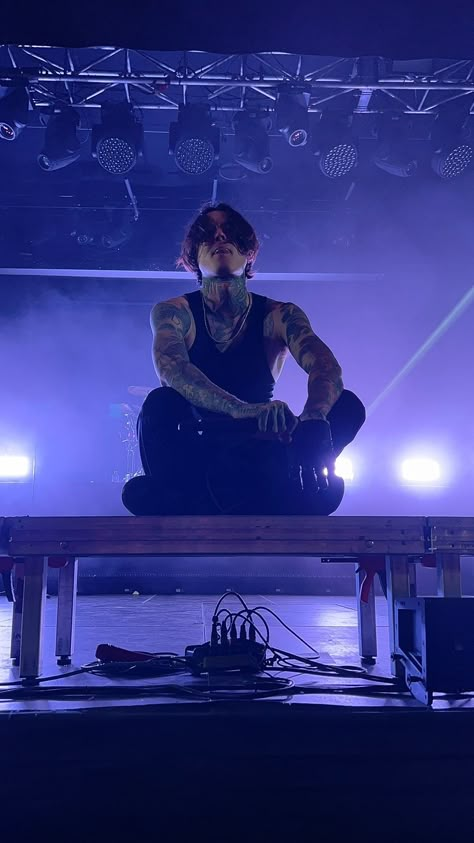 Bad Omens Concert, Bad Omens Wallpaper, Band Tumblr, Tatto Boys, Crush Movie, Emo Boyfriend, Noah Sebastian, Bad Omens, Halloween Makeup Inspiration