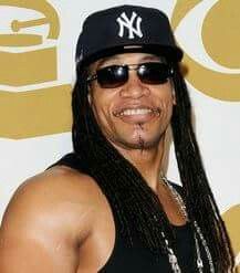 Happy Birthday to hip-hop musician Melle Mel (born Melvin Glover, May 15, 1961), also known as Grandmaster Melle Mel — one of the pioneers of old school hip hop as lead rapper and main songwriter for Grandmaster Flash and the Furious Five. Melle Mel, Grandmaster Flash, Rapper Delight, Good Raps, Real Hip Hop, Black Hollywood, The Furious, Music Business, Hip Hop Rap