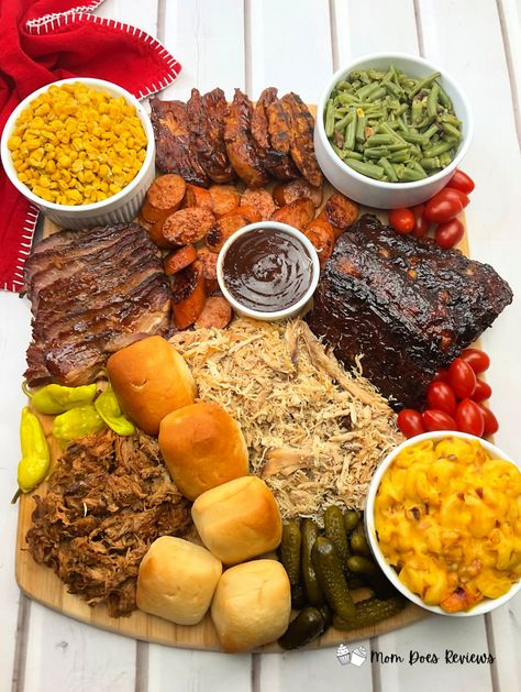 Bbq Charcuterie Board, Bbq Charcuterie, Appetizer Buffet, Bacon Dishes, Rib Meat, Friendsgiving Dinner, Party Food Buffet, Bbq Seasoning, Charcuterie Inspiration