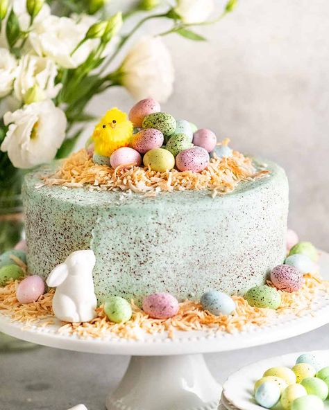 Easter Rolls, Easter Cake Easy, Traditional Easter Desserts, Easter Cake Decorating, Recipe Tin Eats, Tin Eats, Easter Cake Recipes, Frosting Colors, Cake Liner