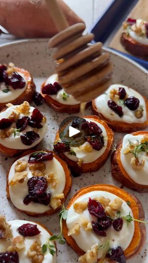 212K views · 1.3K reactions | If you are looking for an easy and delicious holiday appetizer to make, try my sweet potato goat cheese bites made with Bako sweet potatoes. #sponsored #bakosweet #sweetenyoureveryday Bako Sweet You’ll make a crispy roasted sweet potato round for the base, and top each round with whipped goat cheese which pairs perfectly with the natural sweetness of the Bako sweet potatoes. Finish each round with crushed walnuts for crunch, and dried cranberries and thyme to make them festive. .I am so proud to be partnering with such great brands like Bako Sweet. Since 1944, the Valpredo family has been growing sweet potatoes in the country's richest soil in Bakersfield, California, also known as "California's Sweet Spot." This land produces some of the best-tasting sweet po Sweet Potato Goat Cheese, Goat Cheese Bites, Goat Cheese Log, Sweet Pot, Growing Sweet Potatoes, Cheese Log, Whipped Goat Cheese, Bakersfield California, Roasted Sweet Potato