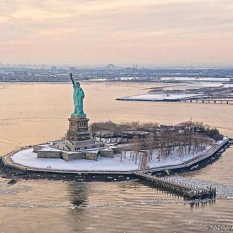 American Exceptionalism, Logo Identity, I Love Nyc, The Statue Of Liberty, Lady Liberty, Nova York, Beautiful Lady, On Air, Travel Information