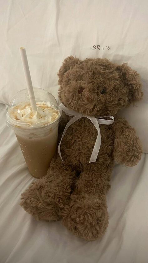 Teddy Bear Aesthetic, Bear Aesthetic, Cute Panda Wallpaper, Healthy Coffee, Cream Aesthetic, Vintage Poster Art, Cute Teddy Bears, All Things Cute, Cute Stuffed Animals