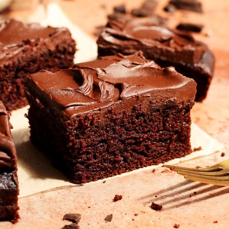 Moist Chocolate Fudge Cake Best Moist Chocolate Cake Recipe, Best Moist Chocolate Cake, Chocolate Cake Recipe Moist, Chocolate Fudge Frosting, Fudge Frosting, Easy Chocolate Cake, Food Scientist, Chocolate Fudge Cake, Best Chocolate Cake