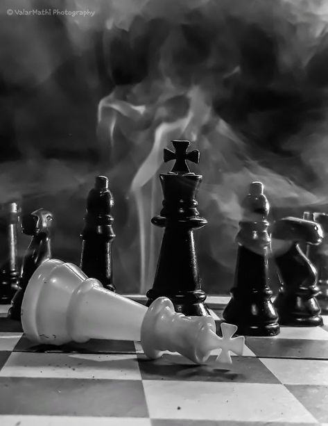 Overthrow The King Aesthetic, Chess King Aesthetic, King Chess Aesthetic, King Chess Piece Aesthetic, Chess Photography Ideas, Queen And King Aesthetic, Very Bad Kings Ästhetik, Dark King Aesthetics, The King Aesthetic