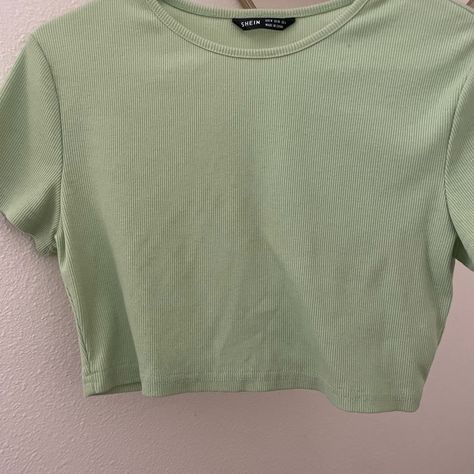 Light Green Crop Top Size M Fits S Never Worn Light Green Clothes, Green Clothes, Green Crop Top, Green Outfit, Shein Tops, Light Green, Crop Top, Size 4, Crop Tops