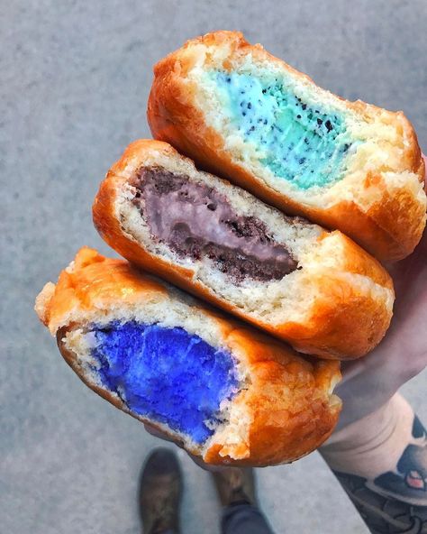 Cream Filled Donuts, Summer Needs, Donut Ice Cream, Donut Dessert, Filled Donuts, Junk Food Snacks, Coffee Dessert, Food Goals, Ice Cream Sandwich