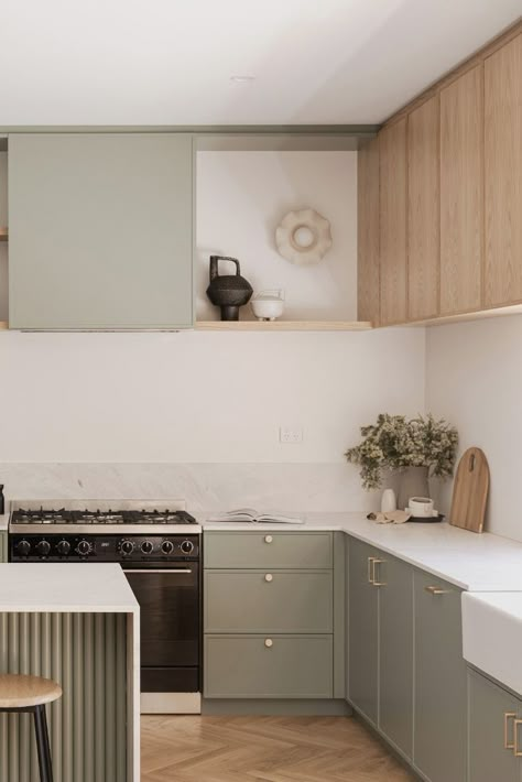 Light Green Lower Kitchen Cabinets, Sage Green Oak Kitchen, Green And Wood Kitchen Modern, Sage And Marble Kitchen, Japandi Kitchen Sage Green, Sage Green Kitchen Modern, Green And Oak Kitchen Cabinets, Sage Wood Kitchen, Green And Timber Kitchen