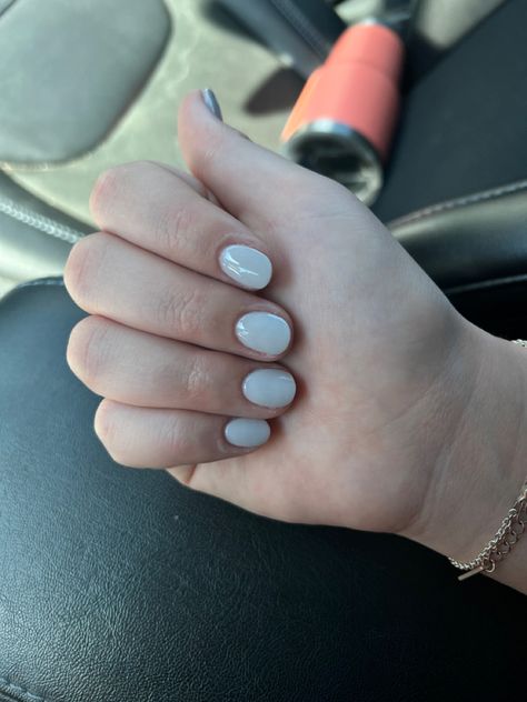 Opi manicure light gray nails Short Round Sns Nails, Light Gray Dip Powder Nails, Round Dip Nails, Nails Round Shape, Light Gray Nails, Rounded Acrylic Nails, Short Round Nails, Nails Round, Grey Acrylic Nails