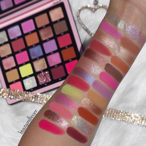 Norvina Palette, New Eyeshadow Palettes, Makeup News, Eyeshadow Palettes, Makeup Photography, Makeup Items, Metallic Pink, Makeup Foundation, Makeup Collection