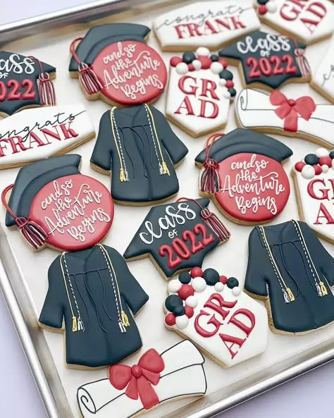 Graduation Cookies Decorated 2024, Graduation Cut Out Cookies, 2024 Grad Cookies, Grad Cookies Ideas, Teacher Graduation Cookies, Graduation Sugar Cookies 2024, Grad Cookies Decorated, Graduation Cookies 2024, Grad Cake Ideas