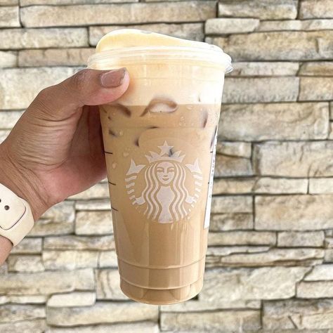 Starbucks Healthy Drinks, Starbucks Drinks To Order, Sugar Free Iced Coffee, Sugar Free Starbucks Drinks, Keto Pink Drink, Starbucks Healthy, Keto Starbucks Drinks, Low Calorie Starbucks Drinks, Healthy Iced Coffee