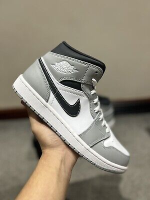 ad eBay - 

Size 7.5 - Jordan 1 Mid Light Smoke Grey

Brand new Grey Pictures, Mid Top, Jordan 1 Mid, Shoes Trainers, Jordan 1, Men's Shoes, Jordan, Size 7, Brand New