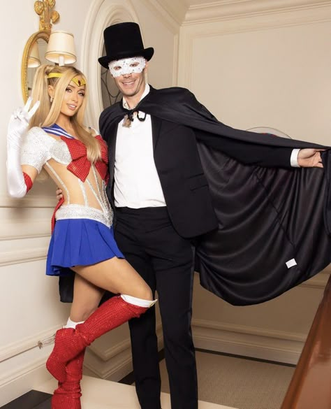 Celebrity Couple Halloween Costumes, Sailor Moon Halloween Costume, Electro Festival Outfit, Sailor Moon Halloween, Sailor Moon Costume, Moon Costume, Couples Cosplay, Best Celebrity Halloween Costumes, Moon Halloween