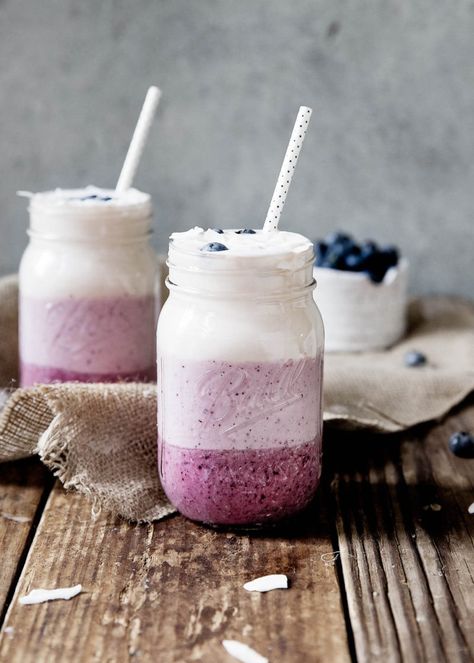 Blueberry Coconut Layered Smoothie - Broma Bakery Layered Smoothie, Broma Bakery, Best Smoothie Recipes, Healthy Shakes, Good Smoothies, Drink Me, Breakfast Smoothies, Smoothie Shakes, Banana Smoothie