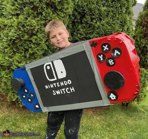 Diy Nintendo Costumes, Nintendo Switch Costume, Switch Costume, Diy Nintendo, Homemade Costume, Costume Works, Parade Float, Halloween Costume Contest, Fall Halloween Crafts