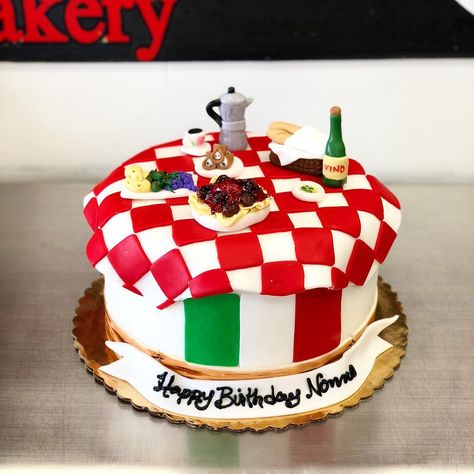 Italy Themed Cake, Italian Themed Cake, Italian Cake Design, Italian Birthday Cake, Cannoli Cake, Chef Cake, Italian Party, 80 Birthday Cake, Special Birthday Cakes