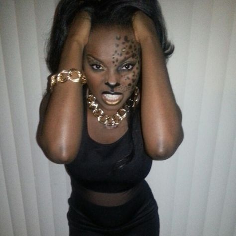 Sexy Kitty Holloween Makeup Easy Makeup Halloween Looks, Jaguar Makeup, Leopard Makeup Halloween, Easy Halloween Face Painting, Cheetah Makeup, Leopard Makeup, Holloween Makeup, Black Jaguar, Face Painting Halloween