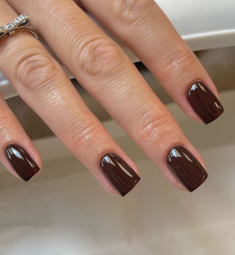 Emily Grimsditch | rich dark brown nails = ready for cosy nights in, candles on & warm hot chocs ☕️🍂🕯️🪵🤎 @officialnavyprofessional & @katiebarnes.toolrange... | Instagram Nail Styles Shapes, Fall Outfits Brown, Dark Brown Nails, Short Nails Almond, Nail Trends Spring, Winter Nails Christmas, Fall Adventures, Fall Nail Design, Work Meetings