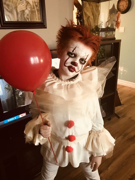 DIY Pennywise Costume Diy Pennywise Costume, Pennywise Costume, Witch Face, Halloween 2018, Costume Ideas, Ronald Mcdonald, Pumpkins, Halloween Face, Penny