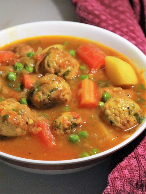 Chicken Meatball Stew, Chicken Meat Ball, Meatballs With Vegetables, Chicken Balls Recipe, Meatball Stew Recipe, Vegetable Meatballs, Chicken Indian, Meatball Stew, Meatballs Recipes