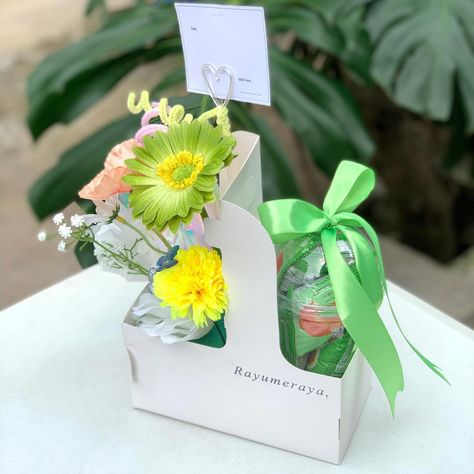 green all the way💚 #cupholderbouquetbandungtimur #hampersbandungtimur #graduationflower Graduation Flowers, Gift Hampers, All The Way, Artificial Flowers, Cup Holder, The Way, Instagram Photos, Photo And Video, Instagram Photo