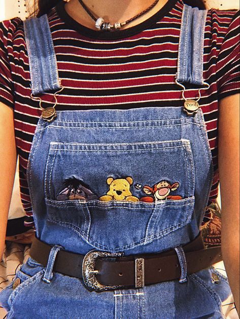 80s Overalls Outfit Vintage, Vintage Disney Outfits Women, Painted Overalls Aesthetic, Retro Overalls Outfit, Overalls Disney Outfit, Disney Clothes Aesthetic, Vintage Disney Outfit Aesthetic, Cute Overall Outfits Aesthetic, Retro Disney Outfit