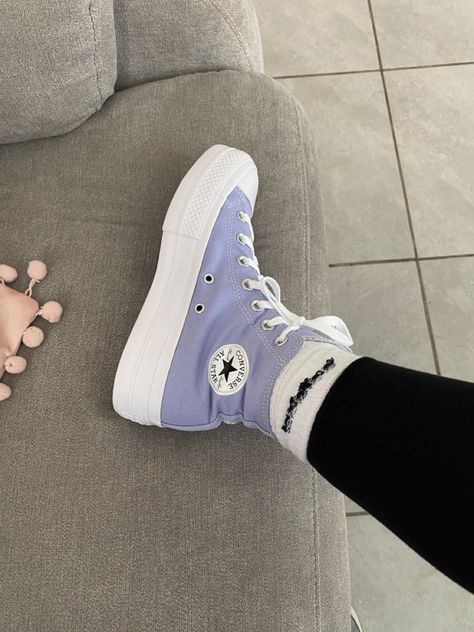 Lilac Platform Converse, Platform Converse Purple, Purple Platform Converse, Converse High Tops Platform, Converse Aesthetic, Fifteenth Birthday, Purple Converse, Converse Platform, Platform Converse