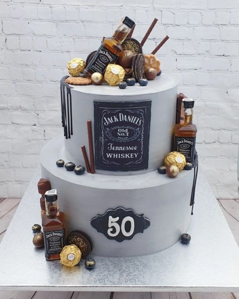 Jack Daniels Torte, Man Cake Ideas, Wine Theme Cakes, 21st Birthday Cake For Guys, Whisky Cake, 50th Birthday Cakes For Men, Happy Birthday Wishes Pics, Fresh Fruit Cake, Dad Birthday Cakes