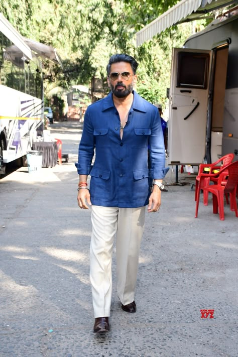 Safari Suits For Men, Mens Italian Suits, Classy Outfits Ideas, Best Colour Combinations, Suniel Shetty, Mens Pants Fashion Casual, Wedding Clothes For Men, Dapper Gentleman Style, Men's Outfits By Pattern