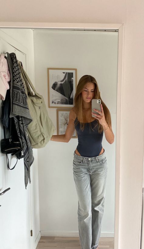 sommeroutfit, zara, outfit, scandinavian, sporty outfit ideas, kvindestil, festival outfit Zara Outfit 2024, Sporty Outfit Ideas, Outfit Ideas Sporty, Scandinavian Room, Zara Style, Sporty Outfit, London Outfit, Zara Outfit, Scandinavian Fashion