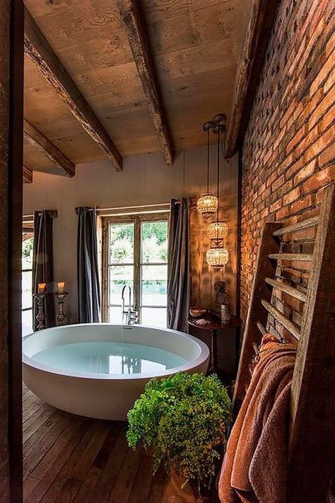 Rustic Farmhouse Bathroom Ideas, Brick Bathroom, Barnwood Floors, Big Tub, Rustic Farmhouse Bathroom, Luxury Bathtub, Cozy Bathroom, Rustic Ceiling, Rustic Bathroom Designs