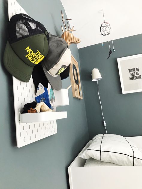 Scandi Boys Bedroom, Green Teenage Bedroom, Ikea Teenage Boys Bedroom Ideas, Boys Teenage Room Ideas, Teenage Boys Bedroom Ideas Modern, Boys Bedroom Decor Teenage, Older Boys Room, Older Boys Bedroom Ideas, Teenage Boys Bedroom Ideas