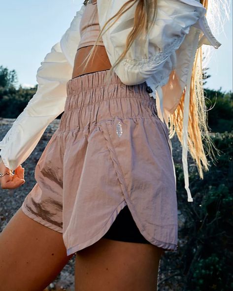 Free People Workout Clothes, Free People Movement Aesthetic, Free People Movement Outfit, Cute Workout Outfits Shorts, Workout Outfits Shorts, Shorts Workout Outfit, Workout Shorts Outfit, Movement Workout, Box Shorts