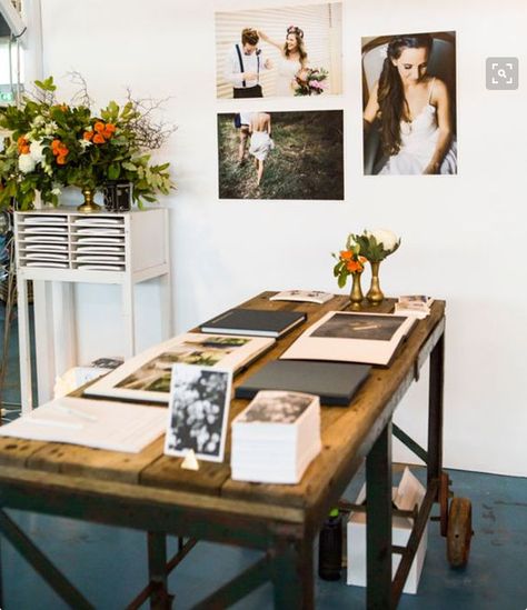 Love the table as centre piece to showcase the albums :) Wedding Vendors Booth, Wedding Expo Booth, Wedding Show Booth, Bridal Show Booths, Photography Booth, Booth Setup, Wedding Wallpaper, Expo Stand, Vendor Table