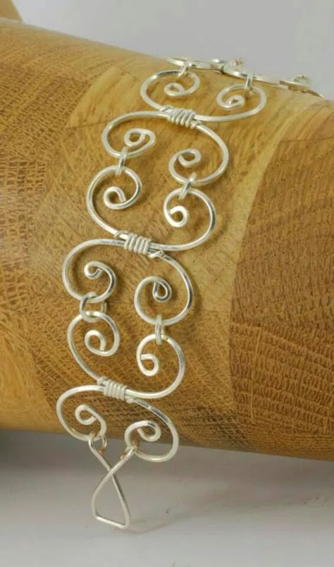 Jewelry Tutorials Free, Metal Art Jewelry, Wire Jewelry Patterns, Wire Wrapped Stone Jewelry, Quilled Jewellery, Wire Wrap Jewelry Designs, Wire Wrapped Jewelry Diy, Bijoux Fil Aluminium, Wire Jewelry Making