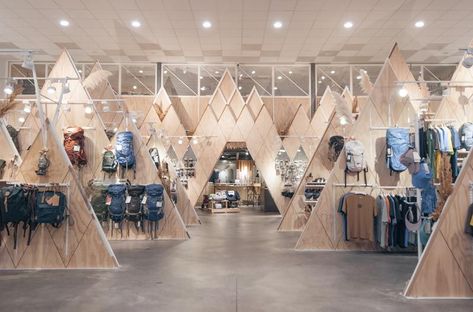 Camping Store, Commercial Display, Camping Shop, Retail Inspiration, Interior Design Awards, Ski Shop, Retail Store Design, Tradeshow Booth, Outdoor Store